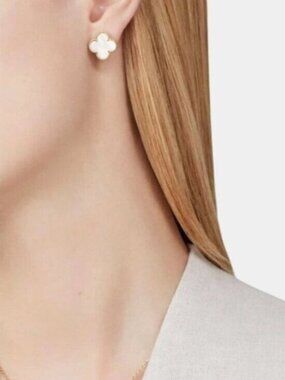 Vintage Alhambra earrings 18K yellow gold Mother-of-pearl Pair of Van Cleef